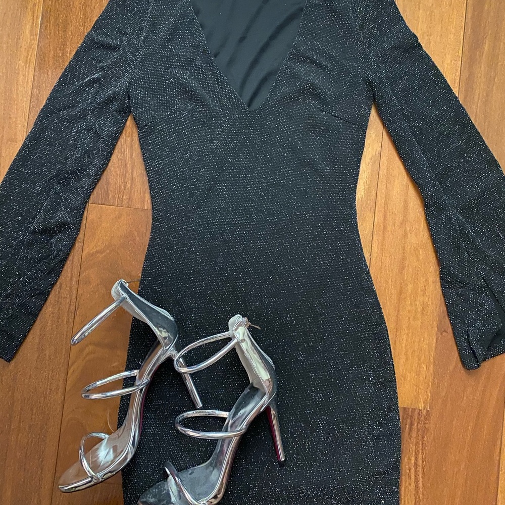 Sparkly bodycon bell sleeve dress😍✨